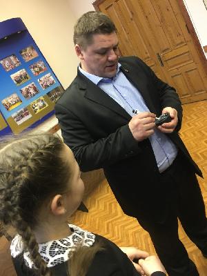 По инициативе Главы Ярославского района Николая Золотникова в районной администрации прошла встреча с юными хоккеистами. 