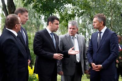 Губернатор области Дмитрий Миронов посетил Ярославский район с рабочим визитом.