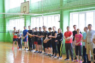 27 октября в спортивном зале Кузнечихинской школы прошёл товарищеский турнир по волейболу среди физкультурно-спортивных клубов Ярославского района.